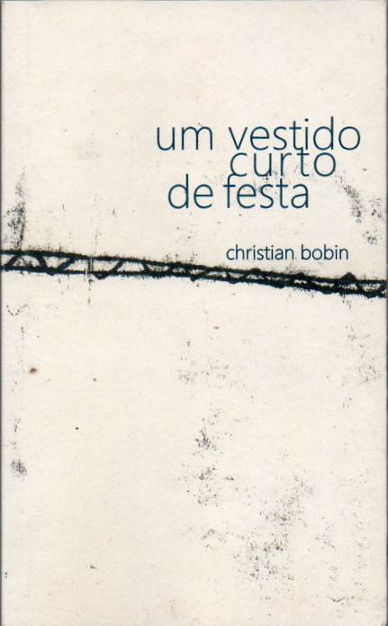 Um vestido curto de festa